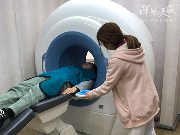 渾然天成,整形,醫美,下巴,墊下巴,費用,價格,價錢,價位,台北,3D,列印,術前,術後,手術,材質,消腫,恢復期,失敗,後遺症,ptt,推薦,人工骨,方式,傷口,痕跡,外開,內開,價位,脂肪,量身訂做,立體,疤痕,影響,麻醉,舒眠麻醉,玻尿酸,微晶瓷,晶亮瓷,模擬,模型